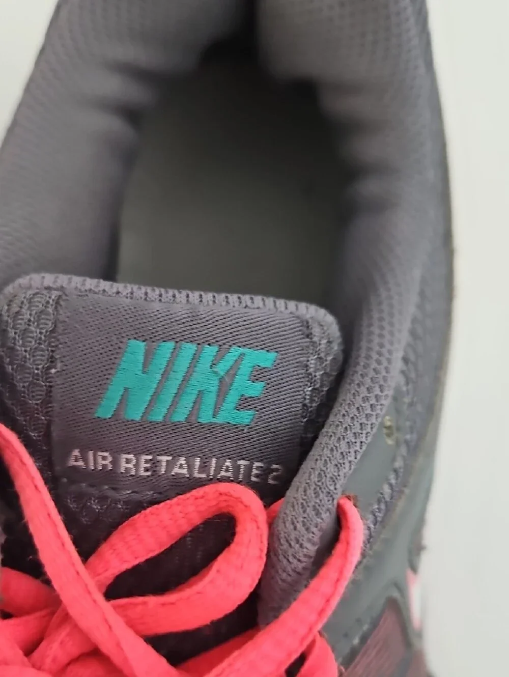 Nike Dart 10 Women's Gray Running Shoes with Pink Laces